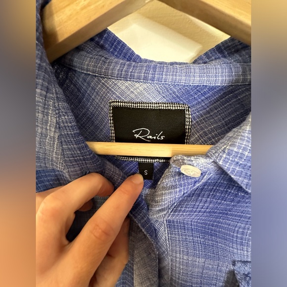 RAILS Blue Cotton Gauze Button Down Top - Picture 6 of 16